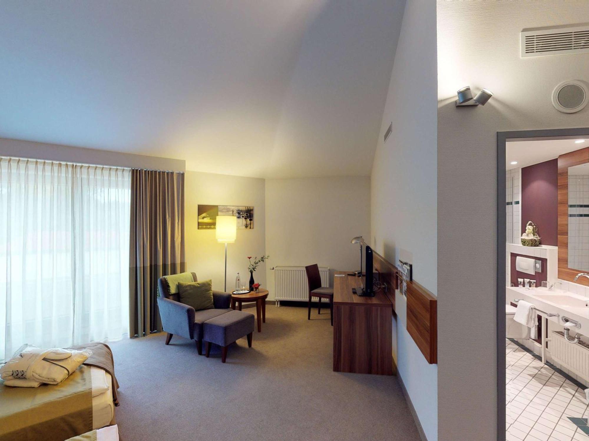 Hotel Mercure Tagungs- & 4*